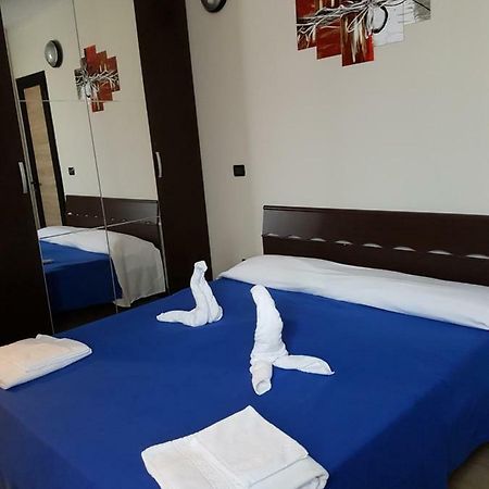 לינה וארוחת בוקר סירמיונה La Casa Del Lago מראה חיצוני תמונה