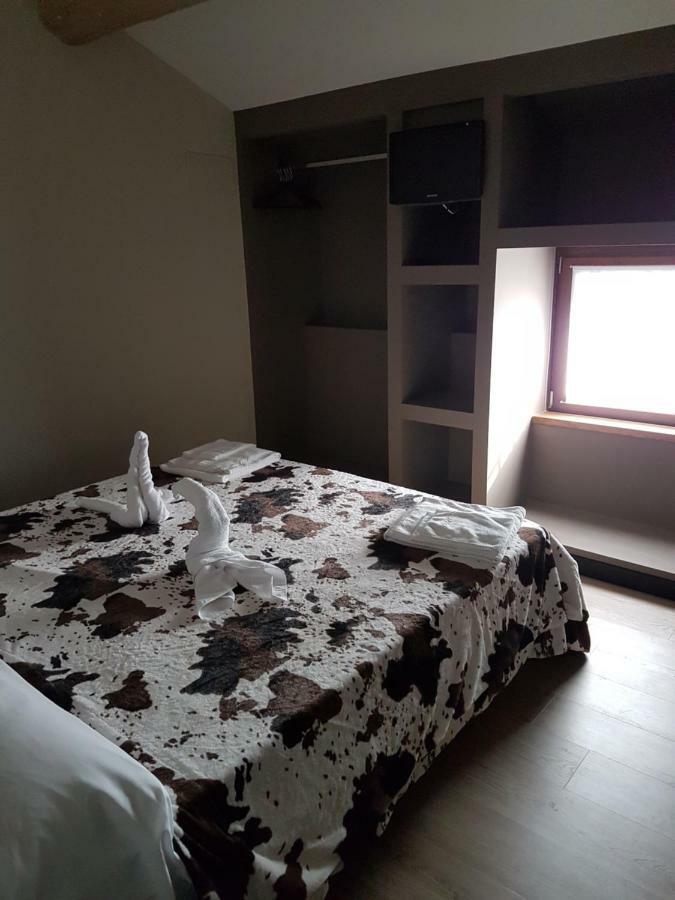 לינה וארוחת בוקר סירמיונה La Casa Del Lago מראה חיצוני תמונה